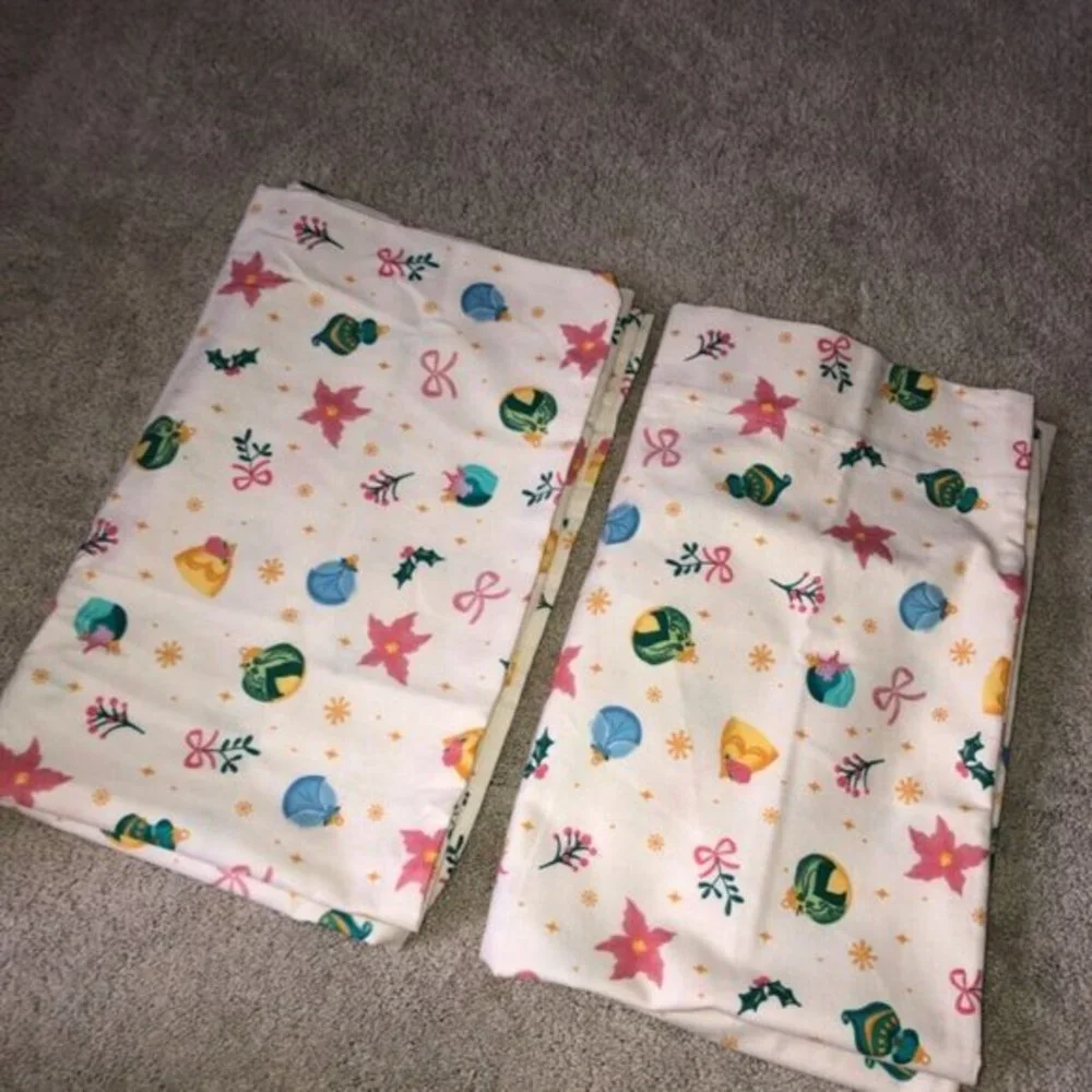 The Big One Disney Standard Pillowcase Set (2) Holiday Princess‎ Ornament Print